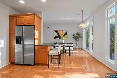 105 Hudson Cove, Edgewater, NJ 07020 - Photo 4