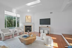 105 Hudson Cove, Edgewater, NJ 07020 - Photo 18