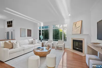 105 Hudson Cove, Edgewater, NJ 07020 - Photo 1
