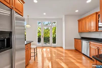105 Hudson Cove, Edgewater, NJ 07020 - Photo 6