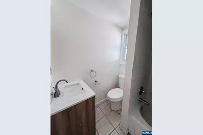 64 Avenue C 2 #2, Lodi, NJ 07644 - Photo 8