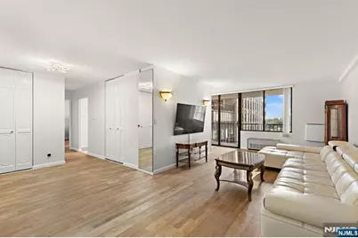 300 Winston 707 #707, Cliffside Park, NJ 07010 - Photo 8