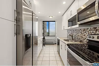 300 Winston 707 #707, Cliffside Park, NJ 07010 - Photo 12