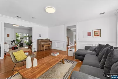 253 Clinton Avenue, Tenafly, NJ 07670 - Photo 6