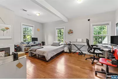 253 Clinton Avenue, Tenafly, NJ 07670 - Photo 24