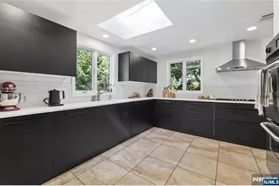 253 Clinton Avenue, Tenafly, NJ 07670 - Photo 14