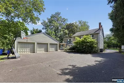 253 Clinton Avenue, Tenafly, NJ 07670 - Photo 32