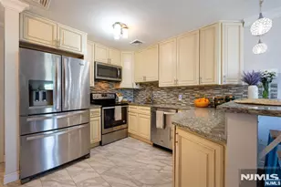 75 Union Street 5B, Hackensack, NJ 07601 - Photo 2