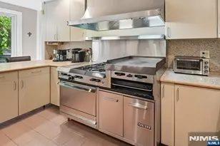 19 Scott Ct, Allendale, NJ 07401 - Photo 14