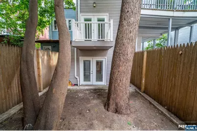 467 Bergen Avenue, Jersey City, NJ 07304 - Photo 16