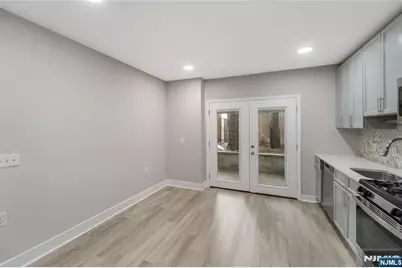 467 Bergen Avenue, Jersey City, NJ 07304 - Photo 14