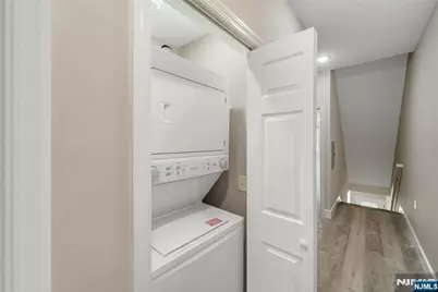 467 Bergen Avenue, Jersey City, NJ 07304 - Photo 10