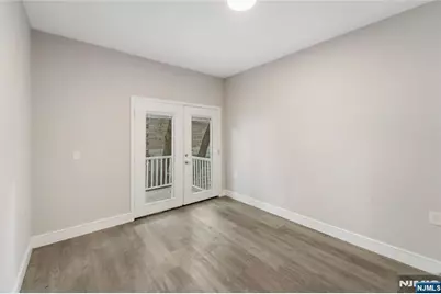467 Bergen Avenue, Jersey City, NJ 07304 - Photo 18