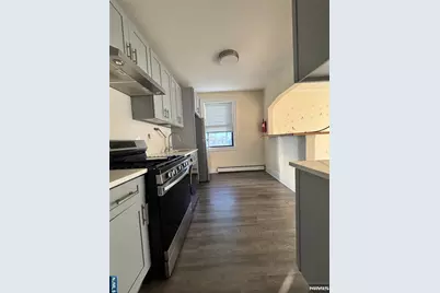 432 Broad Avenue, Ridgefield, NJ 07657 - Photo 2