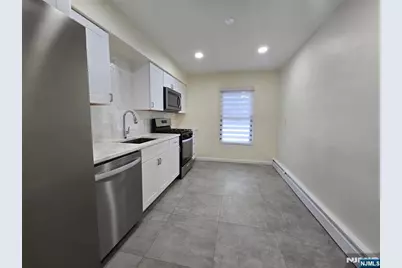 26 Clinton Street 4A #4A, Belleville, NJ 07109 - Photo 4