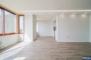 100 Old Palisade Road 2209, Fort Lee, NJ 07024 - Photo 6