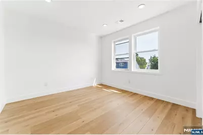 89 Susan Court, Clifton, NJ 07012 - Photo 16