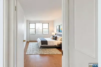 2077 Center Avenue 22H #22H, Fort Lee, NJ 07024 - Photo 4