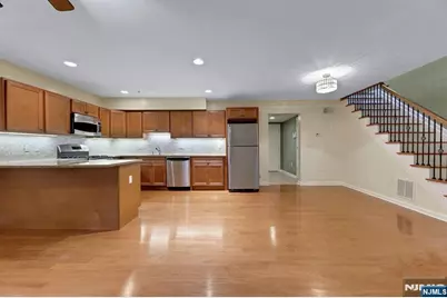10 Terrace Avenue 11 #11, Hasbrouck Heights, NJ 07604 - Photo 6