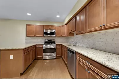 10 Terrace Avenue 11 #11, Hasbrouck Heights, NJ 07604 - Photo 10