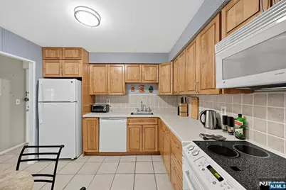 18 Prospect Street, South Orange, NJ 07079 - Photo 4