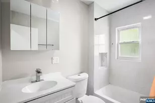 37 Emmet St, Newark, NJ 07114 - Photo 14