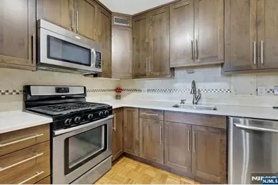 6 Horizon # 807, Fort Lee, NJ 07024 - Photo 10