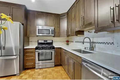 6 Horizon # 807, Fort Lee, NJ 07024 - Photo 4