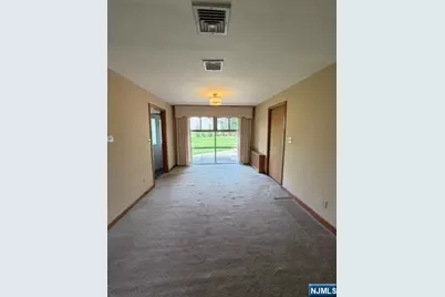 91 Rose Avenue, Woodcliff Lake, NJ 07677 - Photo 14