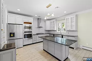 40 Oakdene Ave B, Palisades Park, NJ 07650 - Photo 16