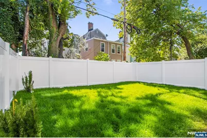 194 Amherst Street, East Orange, NJ 07018 - Photo 32