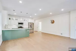 194 Amherst St, East Orange, NJ 07018 - Photo 4
