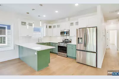 194 Amherst Street, East Orange, NJ 07018 - Photo 18