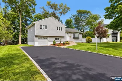 63 Susan Drive, Closter, NJ 07624 - Photo 2