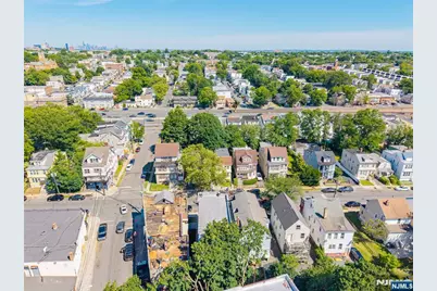 393 Myrtle Avenue, Irvington, NJ 07111 - Photo 32