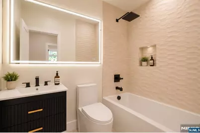 393 Myrtle Avenue, Irvington, NJ 07111 - Photo 22