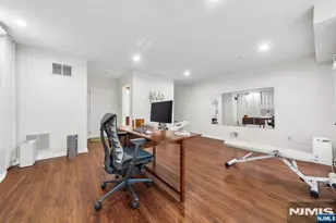21 Creekside Ct, Secaucus, NJ 07094 - Photo 26