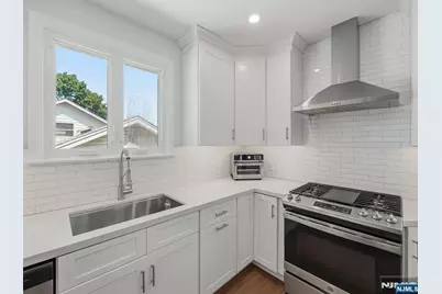 510 9th Street, Carlstadt, NJ 07072 - Photo 8