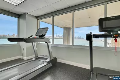 333 The Promenade, Edgewater, NJ 07020 - Photo 20