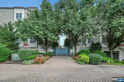 333 The Promenade, Edgewater, NJ 07020 - Photo 24
