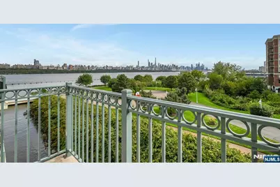 333 The Promenade, Edgewater, NJ 07020 - Photo 4