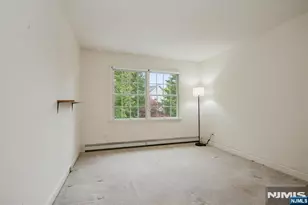 305 Huntington Ct, Wyckoff Township, NJ 07481 - Photo 24