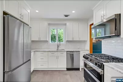 152 Hill Street, Midland Park, NJ 07432 - Photo 22