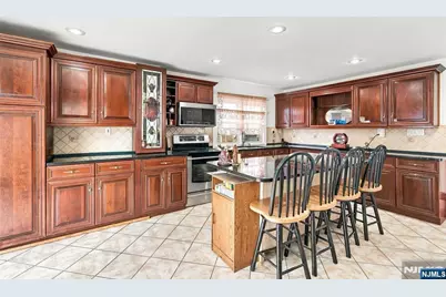 574 Tilden Avenue, Teaneck Township, NJ 07666 - Photo 6