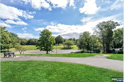 2205 N Central 3F #3F, Fort Lee, NJ 07024 - Photo 18