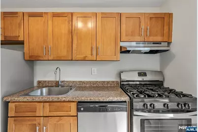 2205 N Central 3F #3F, Fort Lee, NJ 07024 - Photo 10