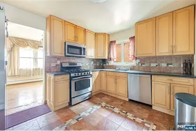 261 10th Street, Palisades Park, NJ 07650 - Photo 12