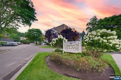 400 Crown Court 581 #581, Edgewater, NJ 07020 - Photo 2
