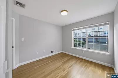 400 Crown Court 581 #581, Edgewater, NJ 07020 - Photo 14
