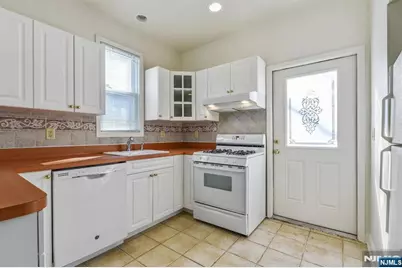 55 S Fullerton Avenue A #A, Montclair, NJ 07042 - Photo 14